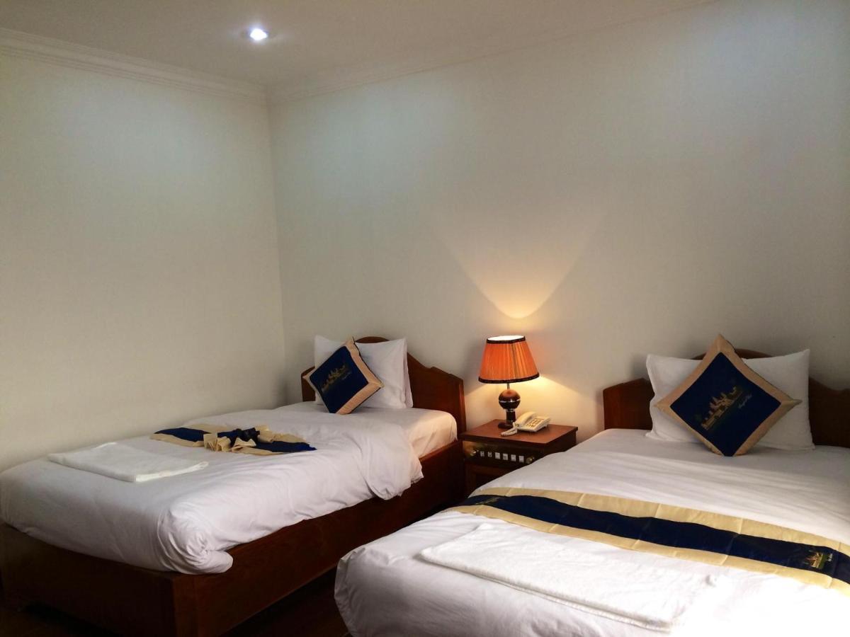 Emerald Bb Battambang Hotel Exterior photo