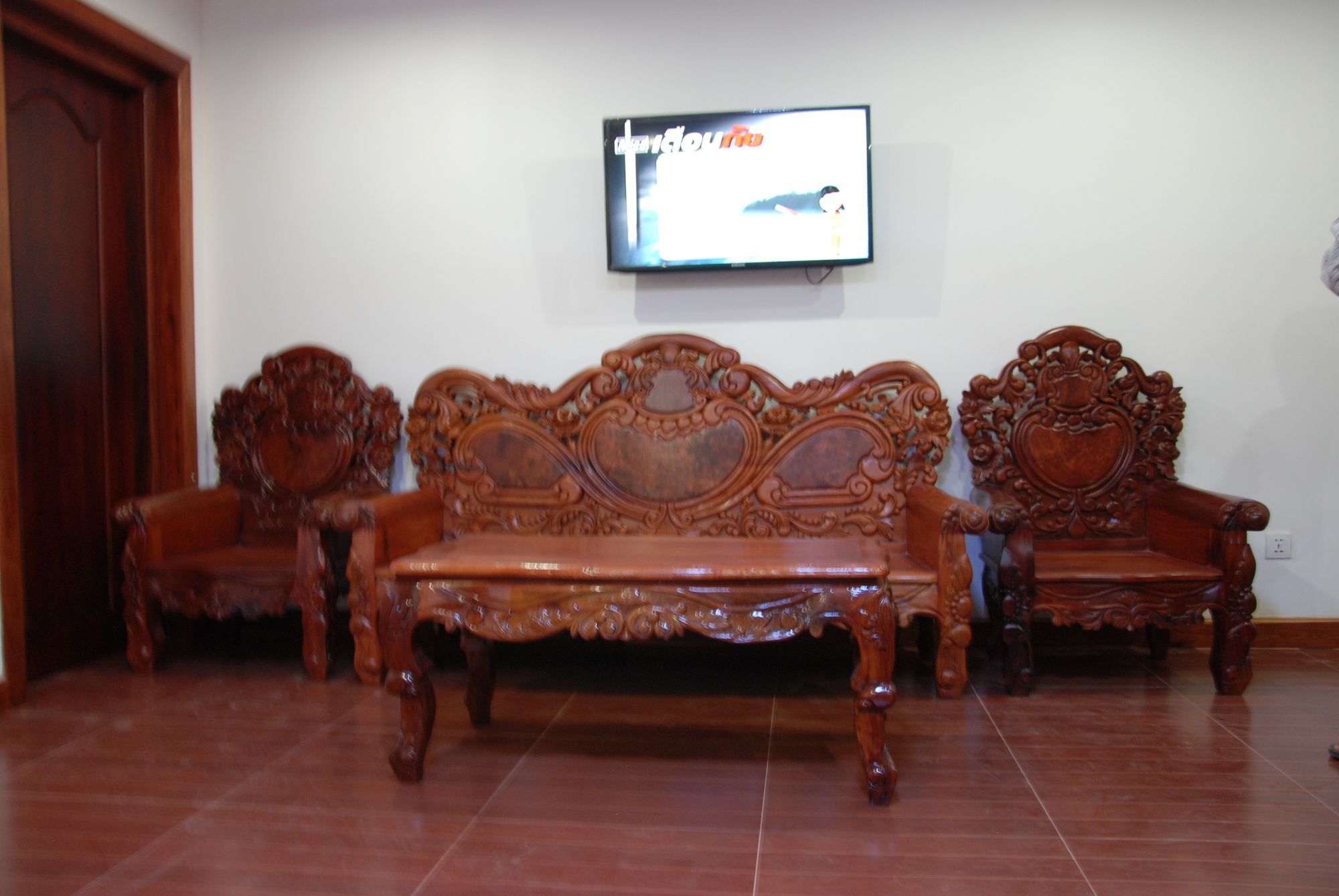 Emerald Bb Battambang Hotel Exterior photo