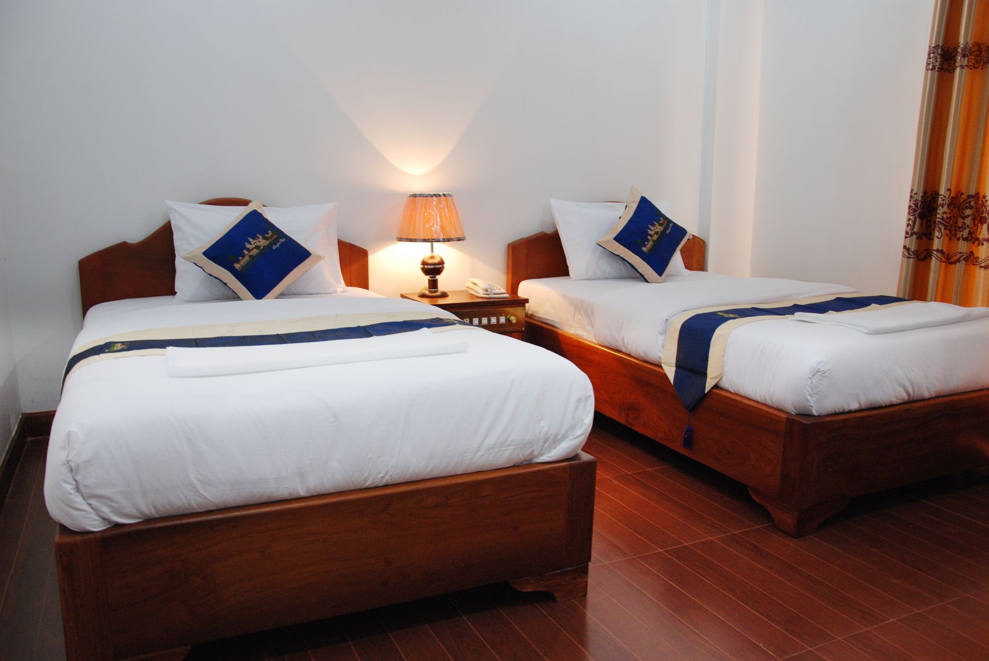 Emerald Bb Battambang Hotel Exterior photo