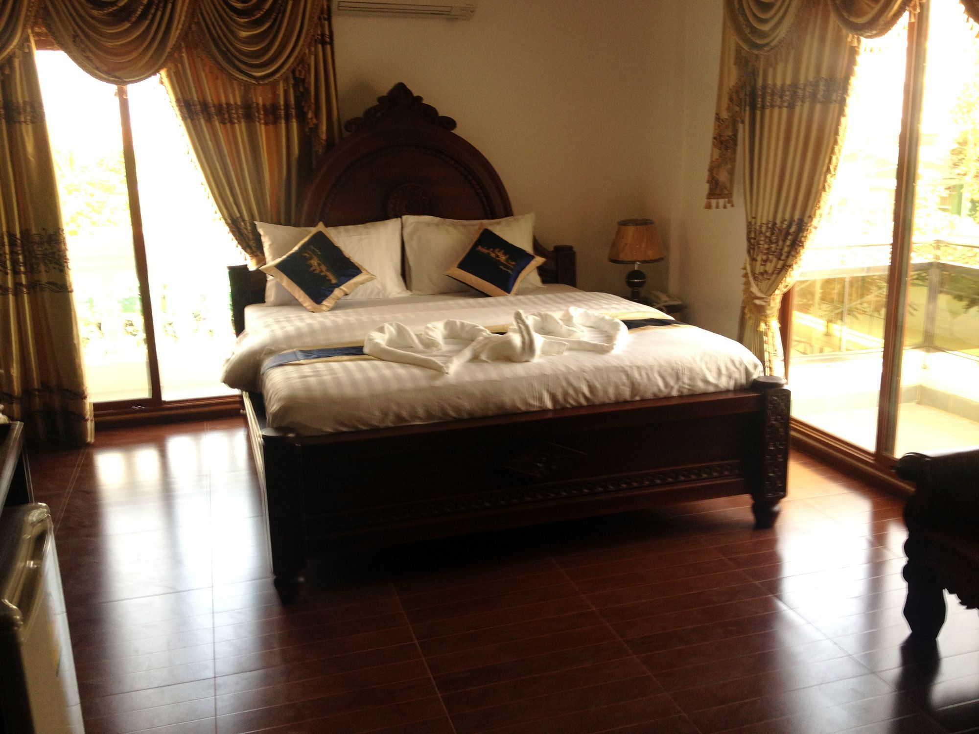 Emerald Bb Battambang Hotel Exterior photo
