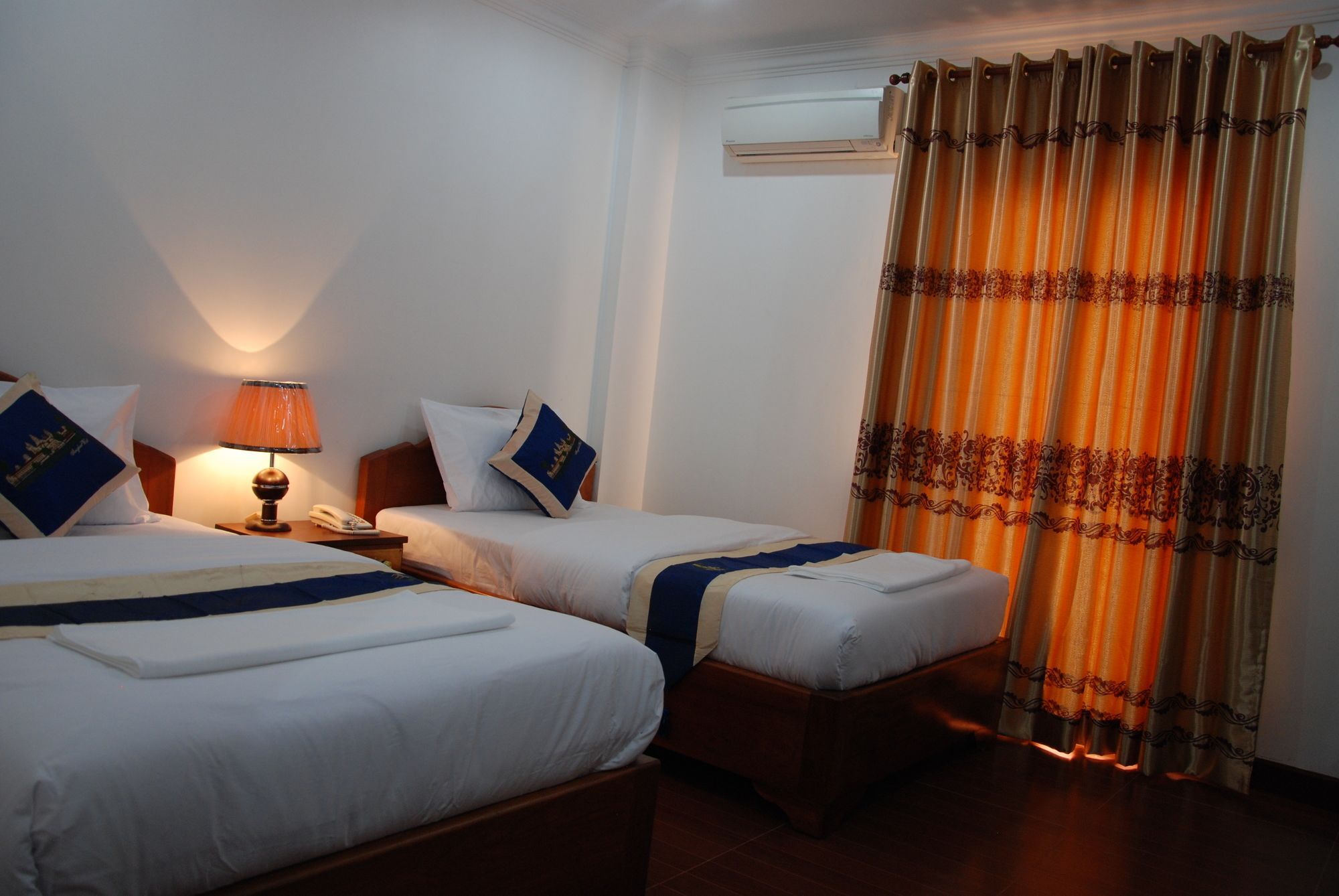 Emerald Bb Battambang Hotel Exterior photo